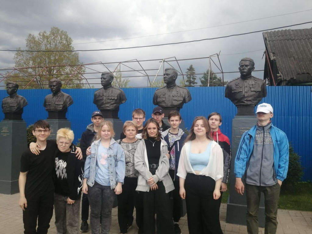 Школьники Балашихи посетили Ржевский мемориал Советскому солдату