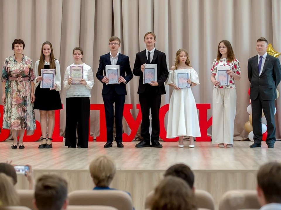 В городском округе проходят выпускные вечера