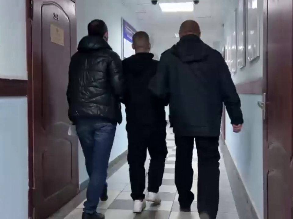 Полицейские Чехова задержали мужчину, который планировал сбыть десятки килограммов наркотиков