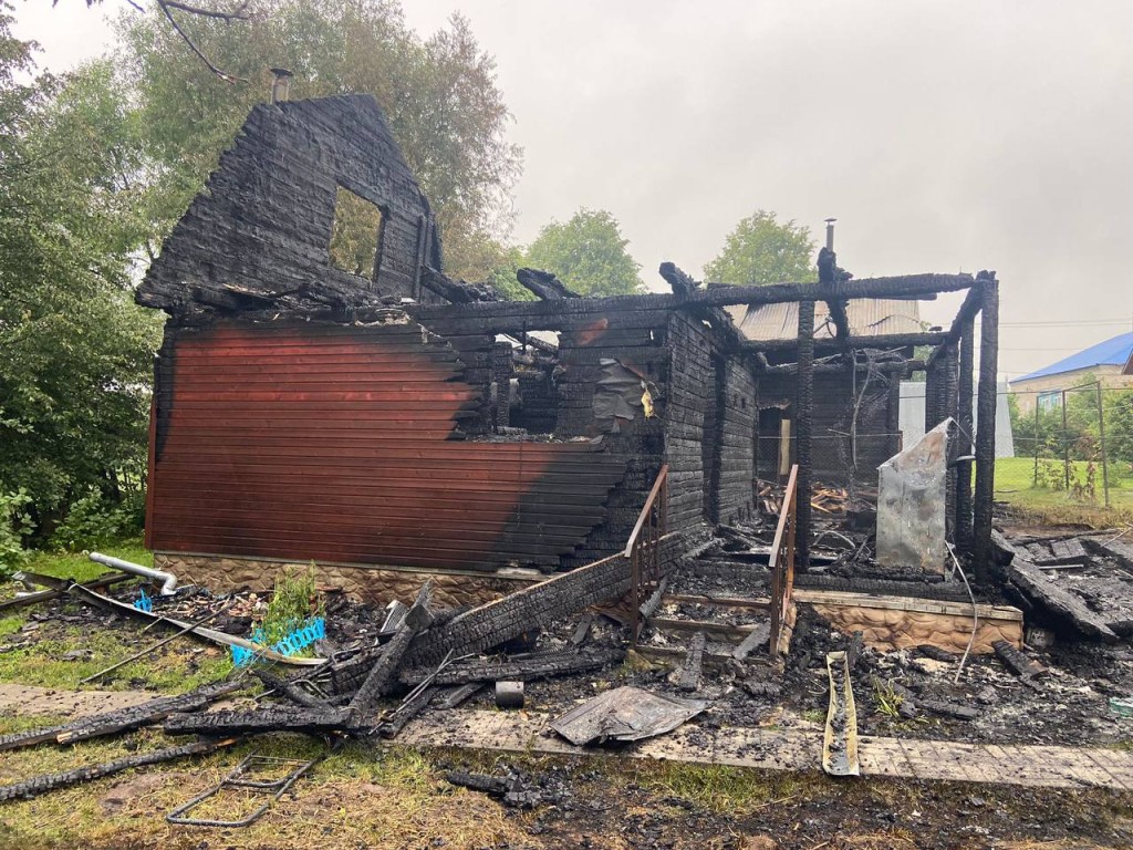 В пожаре в селе Ярополец под Волоколамском погибло четыре человека