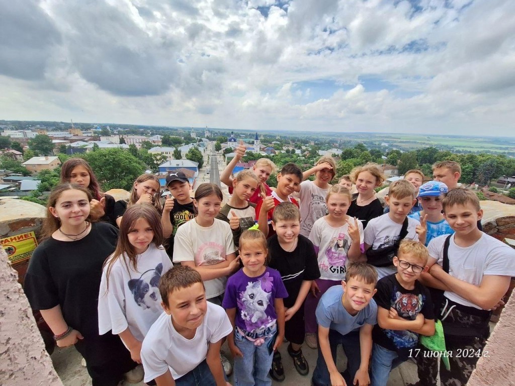 «Станция квеста на каждом ярусе»: на Водонапорной башне провели игровую программу для школьников