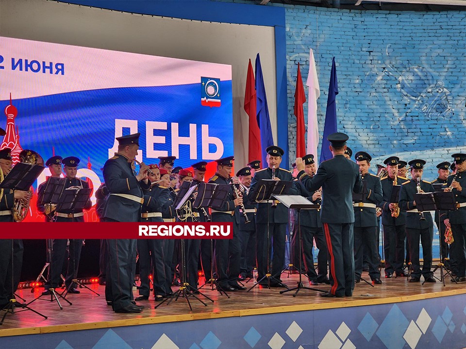 Оркестр Губернского драматического театра порадовал жителей Королева классической музыкой из военных фильмов