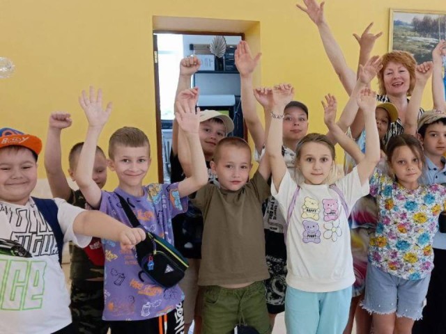 На летней площадке в Дмитрове дети реализуют свои таланты и узнают новое о родном крае