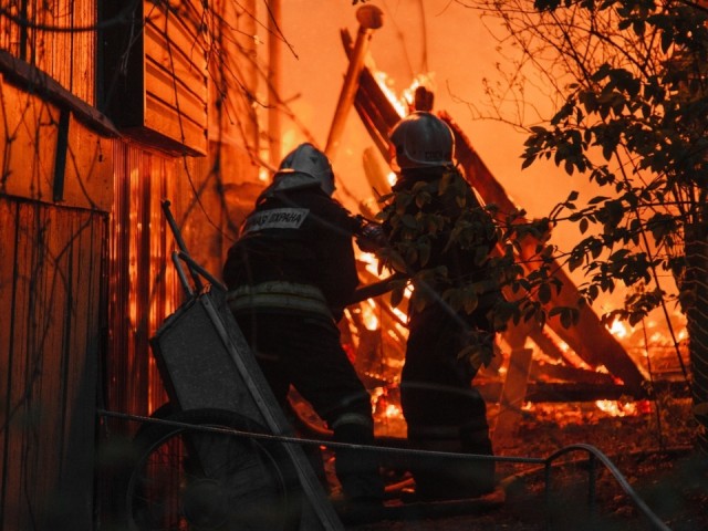 Без пострадавших: в деревне под Егорьевском ликвидировали пожар в доме