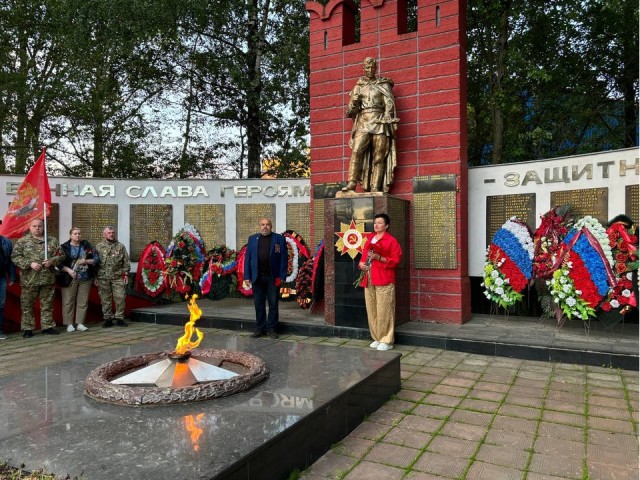 Наш долг — помнить: жители Лобни почтили память героев Великой Отечественной