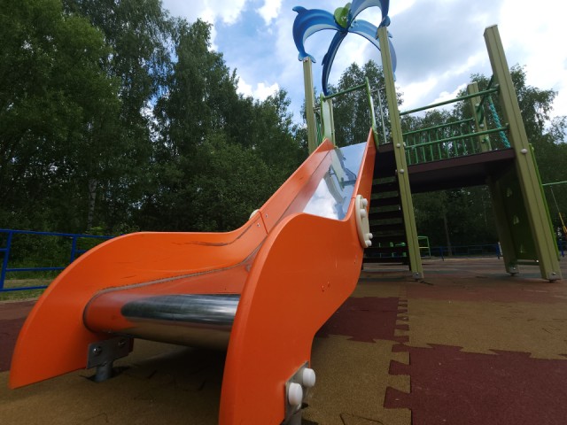 Детские площадки обновят на улицах Московской, Вокзальной и Попова