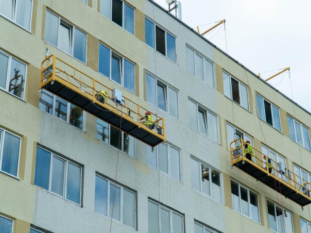 Строители обещают закончить ремонт здания РГГУ в Домодедове в середине июня
