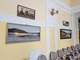 Выставка картин луховицкого художника Виктора Петрова открылась в Жуковском