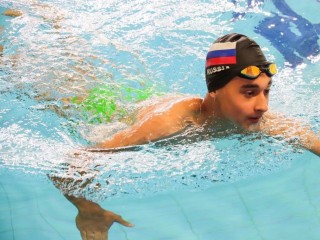 Спортсмен из Наро-Фоминска завоевал серебро на областных соревнованиях по плаванию