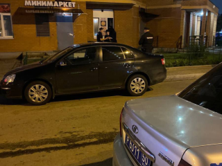 Котельниковская полиция задержала группу людей, которые ночью проникли в опечатанный магазин