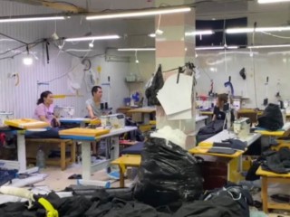 Полицейские Подмосковья накрыли швейный цех, в котором трудились нелегальные мигранты