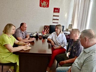 Глава Егорьевска Дмитрий Викулов провел встречу с участником СВО