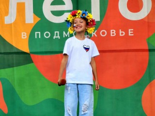 Праздничный концерт, фотозона и бесплатный аквагрим: День России отметили в городе Луховицы