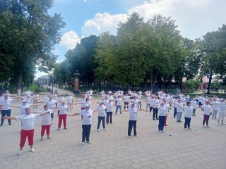 Долголеты из Луховиц весело и с пользой для здоровья провели время за зарядкой