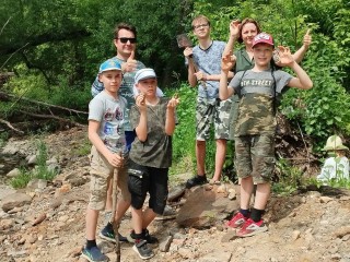 Археологический поход организовали ребята Домодедовского семейного центра по берегам реки Рожайки