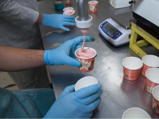 Секреты производства полезного мороженого раскрыли студентам из Солнечногорска