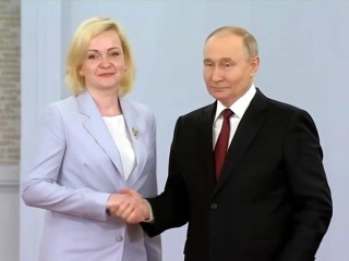 Владимир Путин вручил госпремию активистке из Ногинска