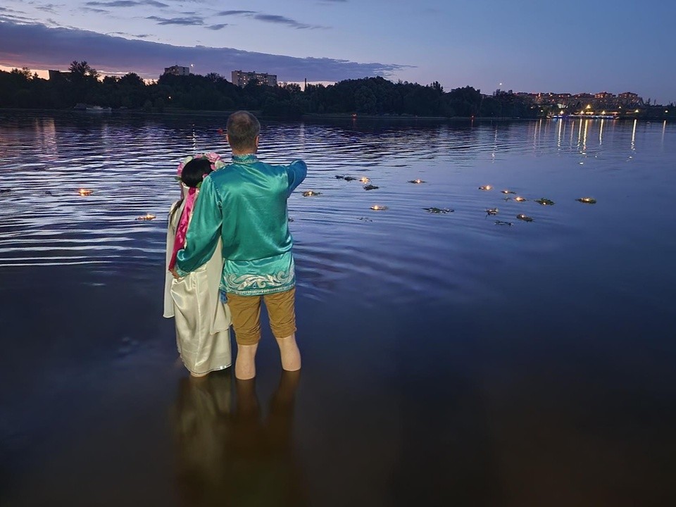 Красны девицы водили хороводы и спускали на воду венки в Долгопрудном