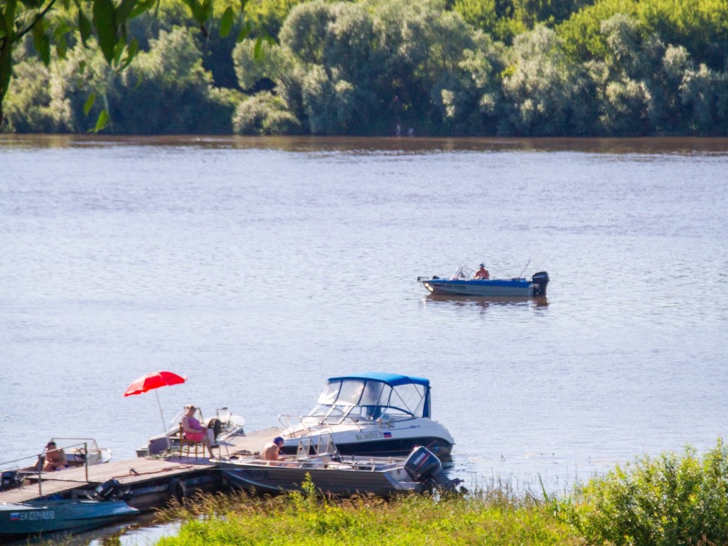 Спасатели рассказали, в каких пределах можно купаться на реке