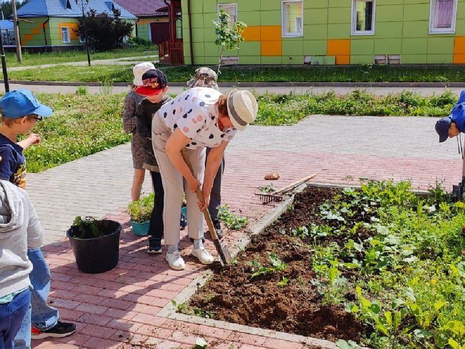 Юные сергиевопосадцы попробовали себя в роли аграриев и научились выращивать редкие растения