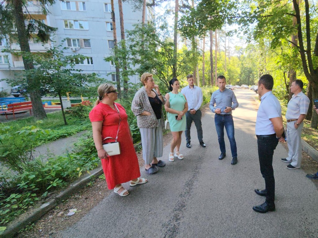 Во дворах на улице Семашко и Дзержинского уберут мусор и покосят траву |  REGIONS.RU / Жуковский