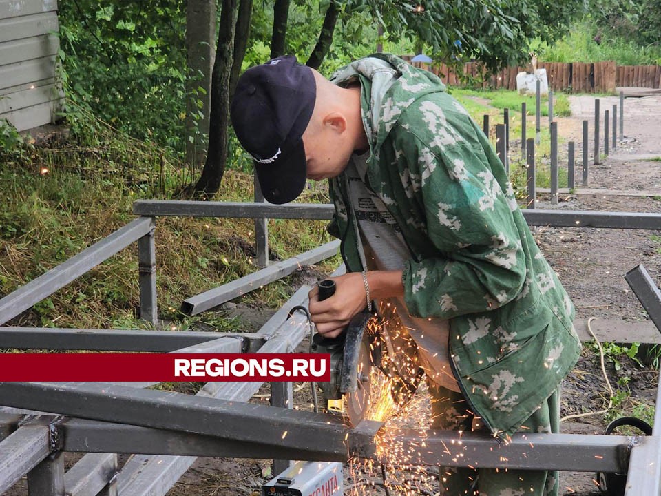 К роднику в поселке Свердловский прокладывают удобную дорогу