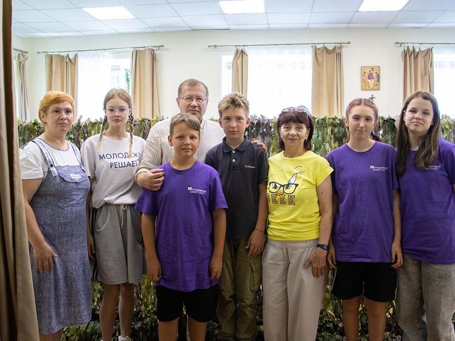 Волонтера из Шатуры наградят за помощь в плетении маскировочных сетей