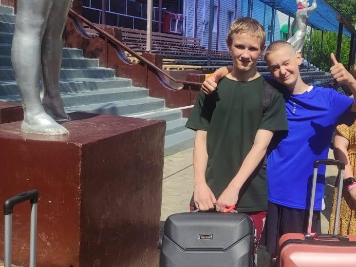 Воспитанники Балашихинского семейного центра «Непоседы» отправились в лагерь на Черное море
