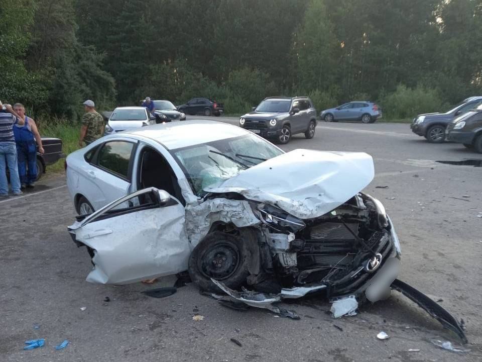 В Орехово-Зуеве из-за столкновения двух автомобилей пострадали три человека