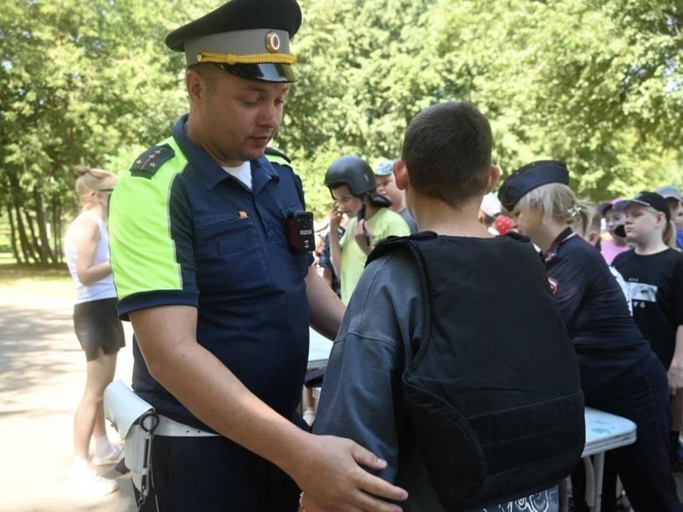 Воспитанники лагеря «Салют» познакомились с работой гаишников