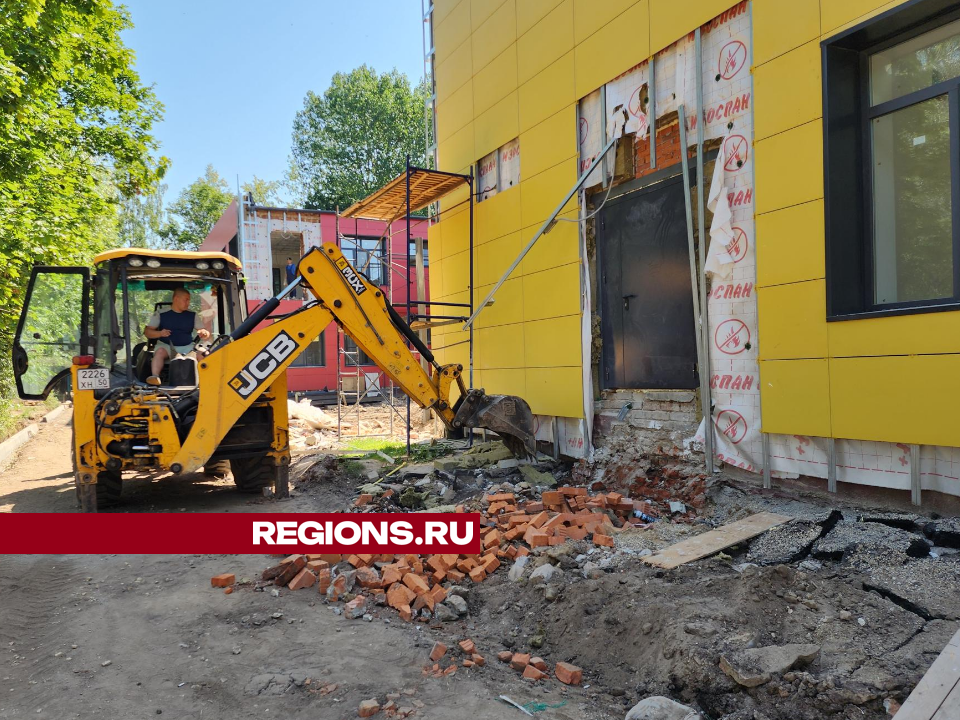 Во дворе детсада № 3 в Рузе появились пешеходные дорожки и цветники