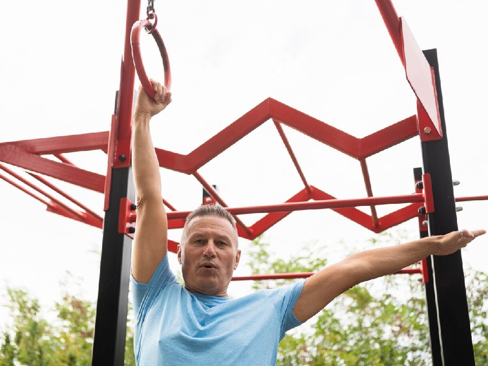 Дубненцы всех возрастов занялись воркаутом на мастер-классе в День города