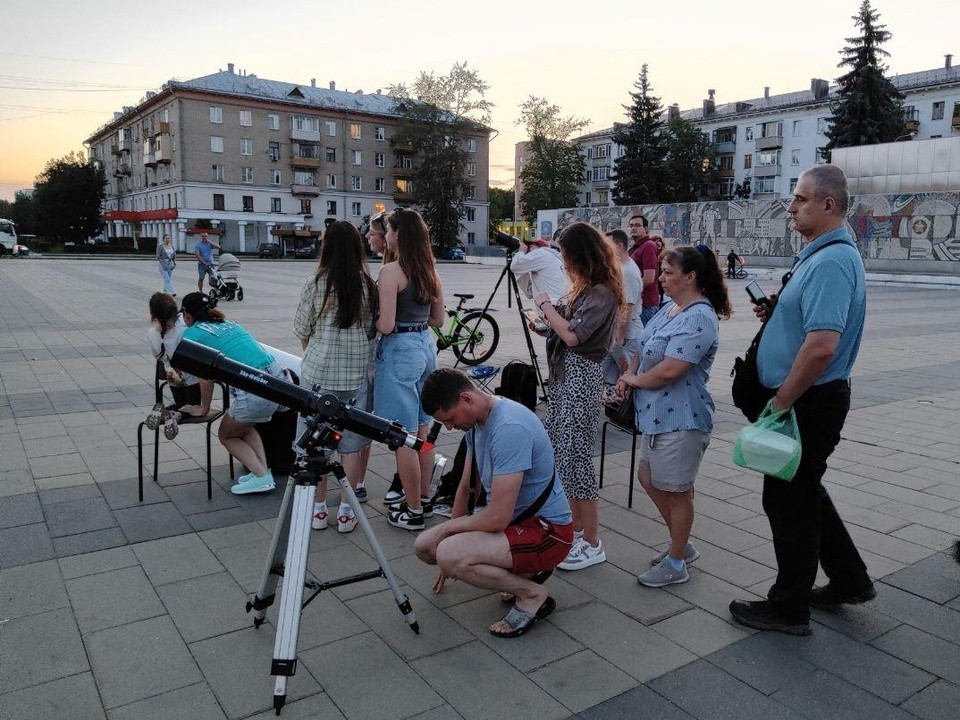 Послушать лекции про космос и посмотреть в телескоп на звезды могут жители Королева на центральной площади и в парке