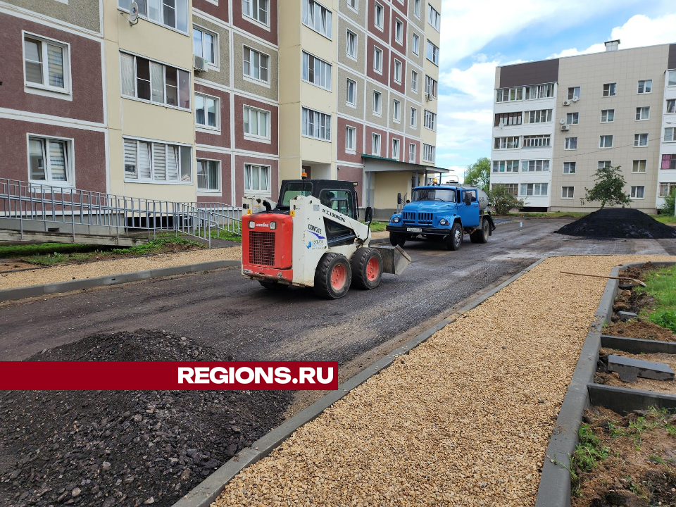 Новые пешеходные дорожки обустроили во дворе ЖК «Федеративный» в Рузе