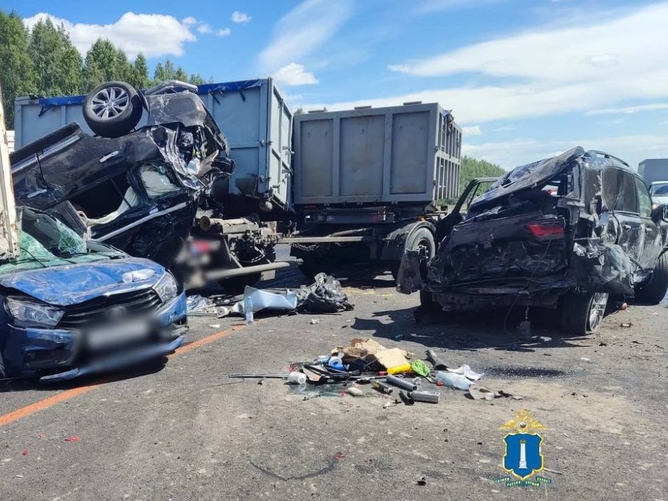 Жители Московской области пострадали в массовом ДТП под Ульяновском