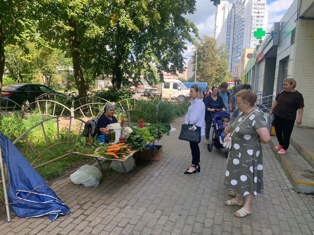 Незаконную торговую палатку закрыли в Балашихе