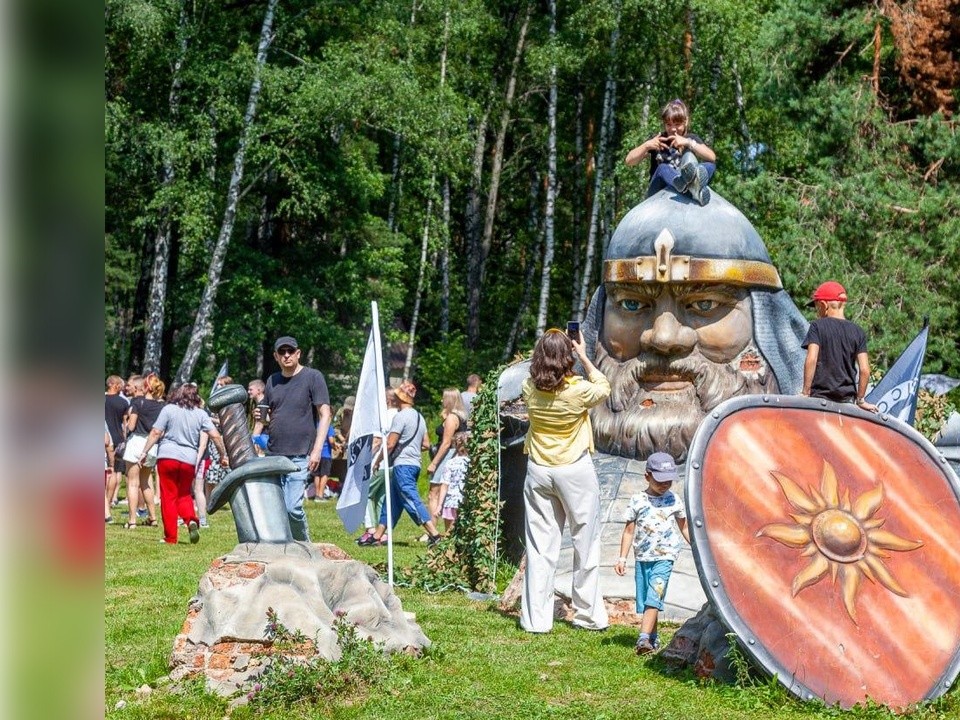 Мотоциклы, кокошники и дроны: в Домодедове отметили день рождения «Русской общины»