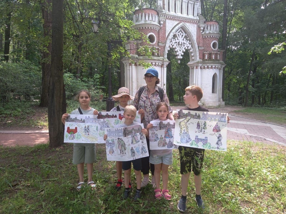 Подольским детям с ограниченными возможностями организовали занятие живописью на свежем воздухе