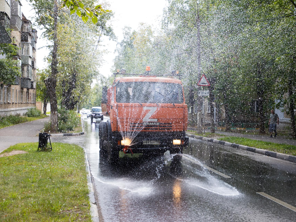 В Лыткарине в жару увлажняют воздух с помощью аэрации