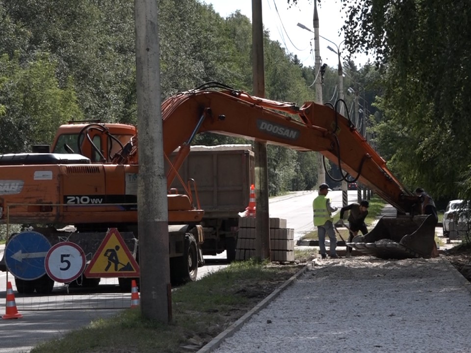 В Дубне ремонтируют тротуары одновременно на шести улицах