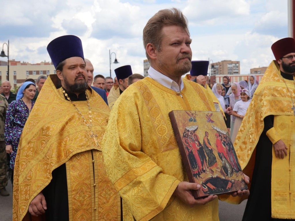 Более двухсот верующих собрала торжественная литургия, посвященная Дню крещения Руси