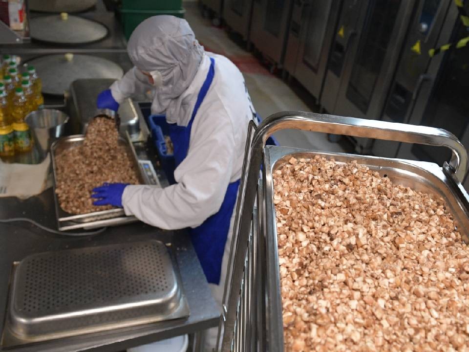 Известия: производители мяса для увеличения массы используют запрещенные добавки