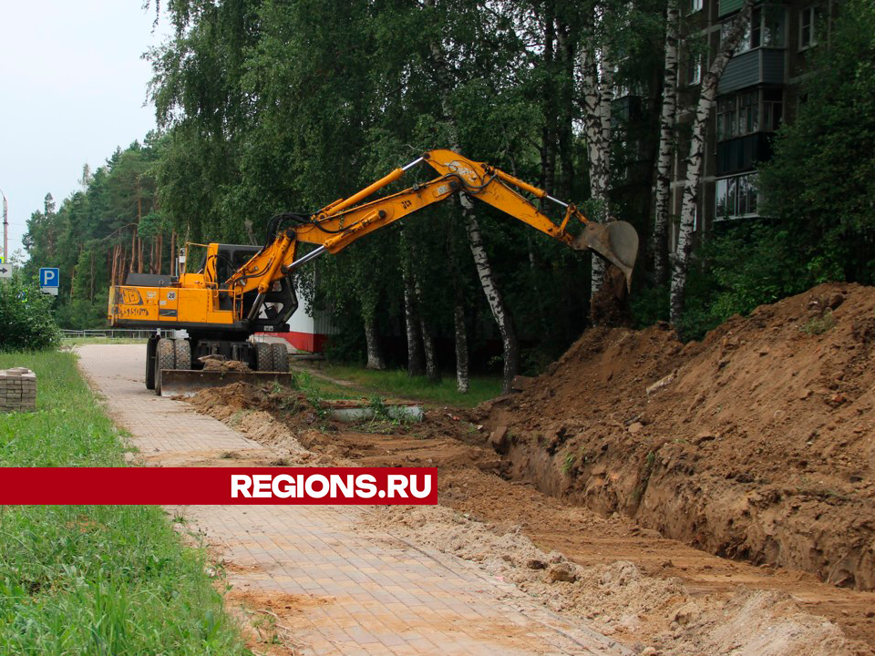 Егорьевские коммунальщики заменяют теплосети на егорьевской улице Антипова