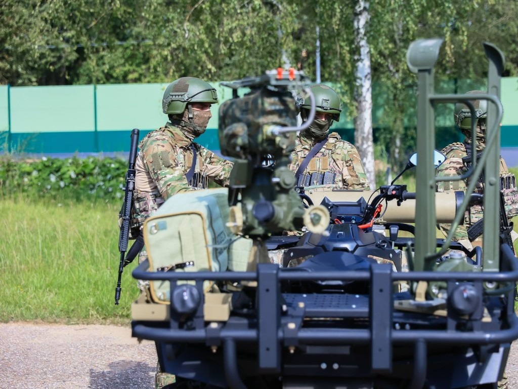 Боец с позывным «Кизляр» рассказал, как вытащил товарища из-под огня