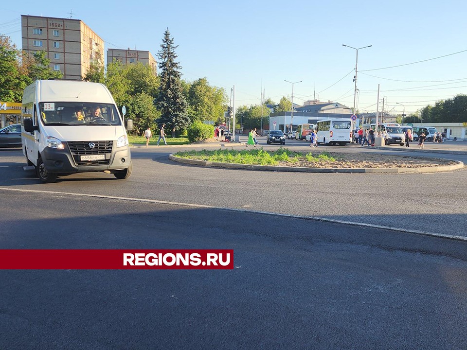 Разметку начали наносить на отремонтированном проспекте в Пушкино