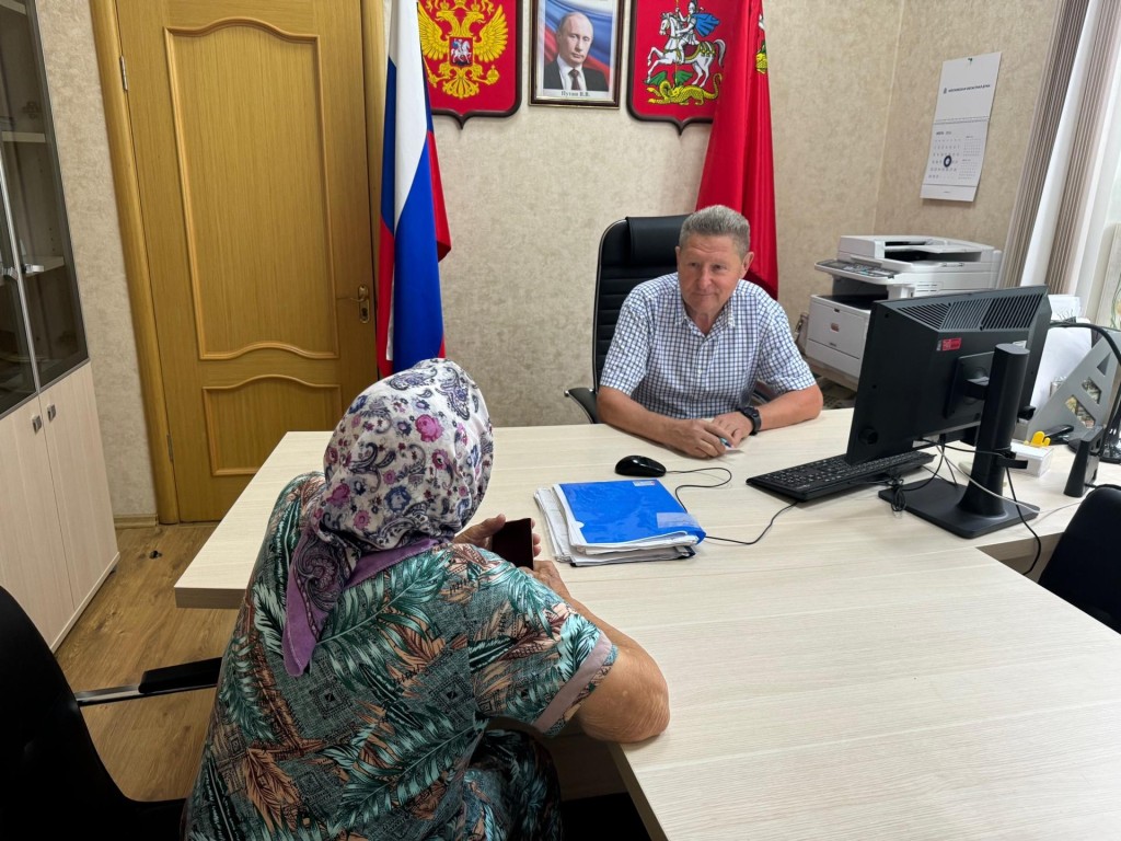 Луховицкой пенсионерке помогут заменить старые батареи