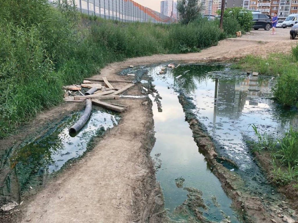 Получен ответ по поводу застоявшейся воды у стройплощадки в Восточном