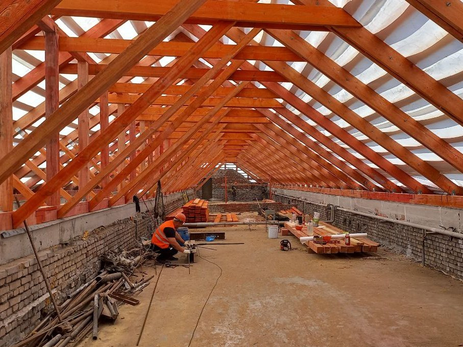 На проспекте Ленина отремонтируют кровлю, на Западной улице — входную группу