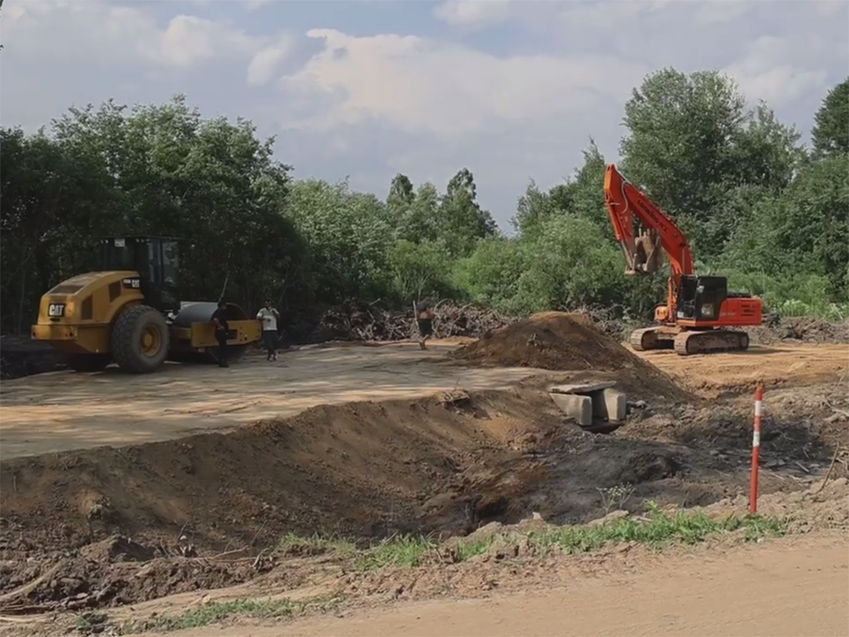 Дорожники приступили к капитальному ремонту моста в Маврине