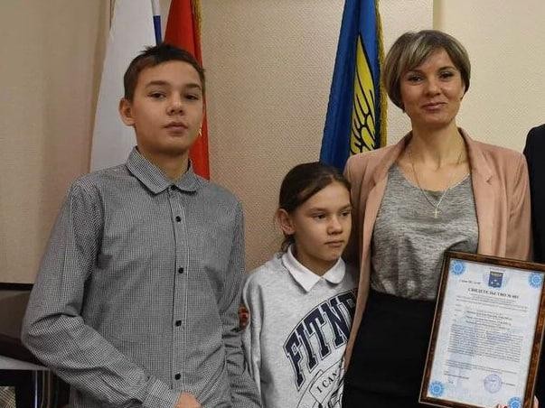 Семья из авиаграда отмечает новоселье в квартире, купленной по жилищной программе
